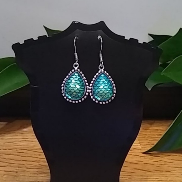 ๐MULTI COLOR DIECLO GLASS Handmade earrings - Picture 3 of 16